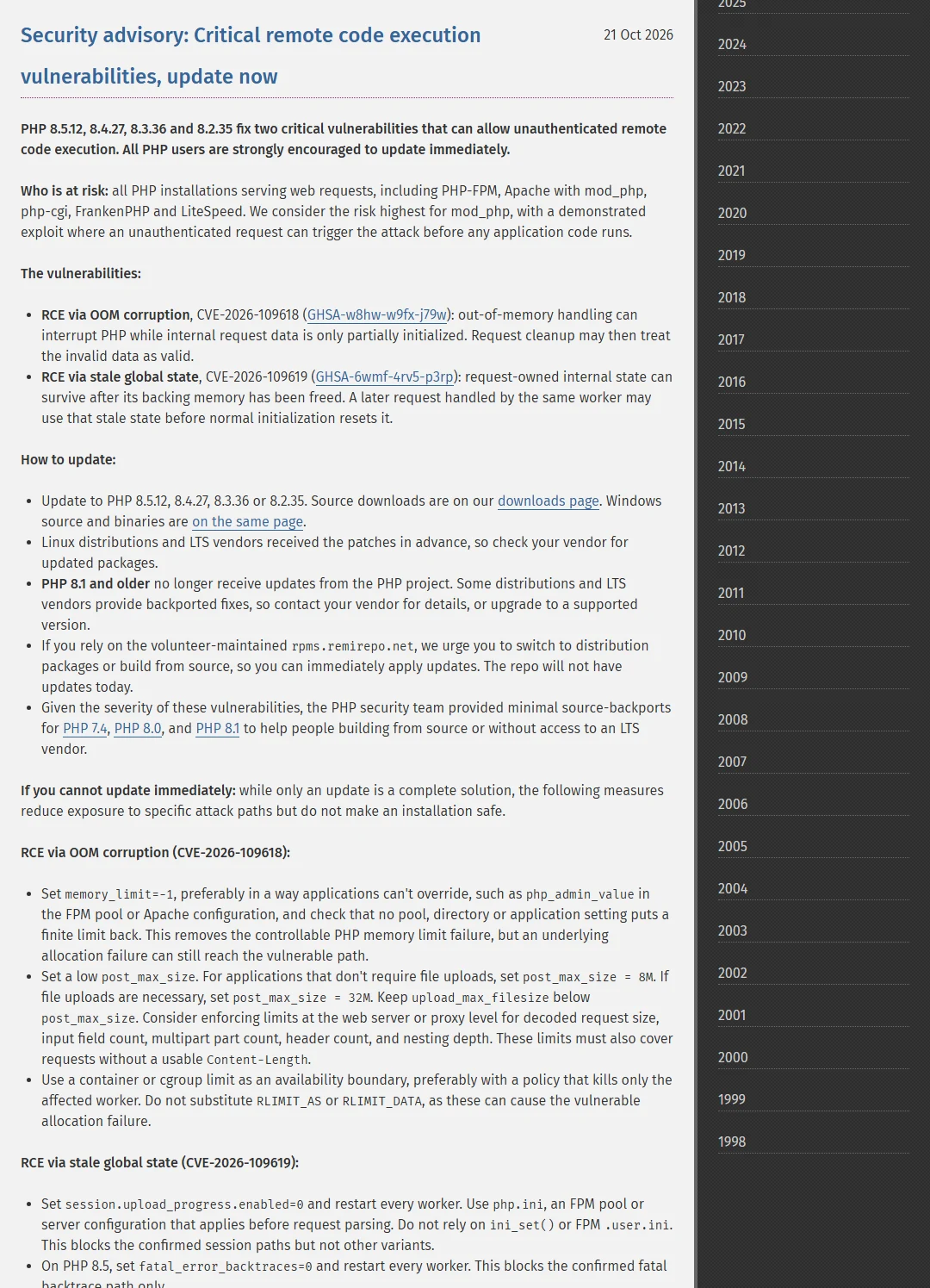 PHP 官方安全公告页面,标题为 Security advisory: Critical remote code execution vulnerabilities, update now